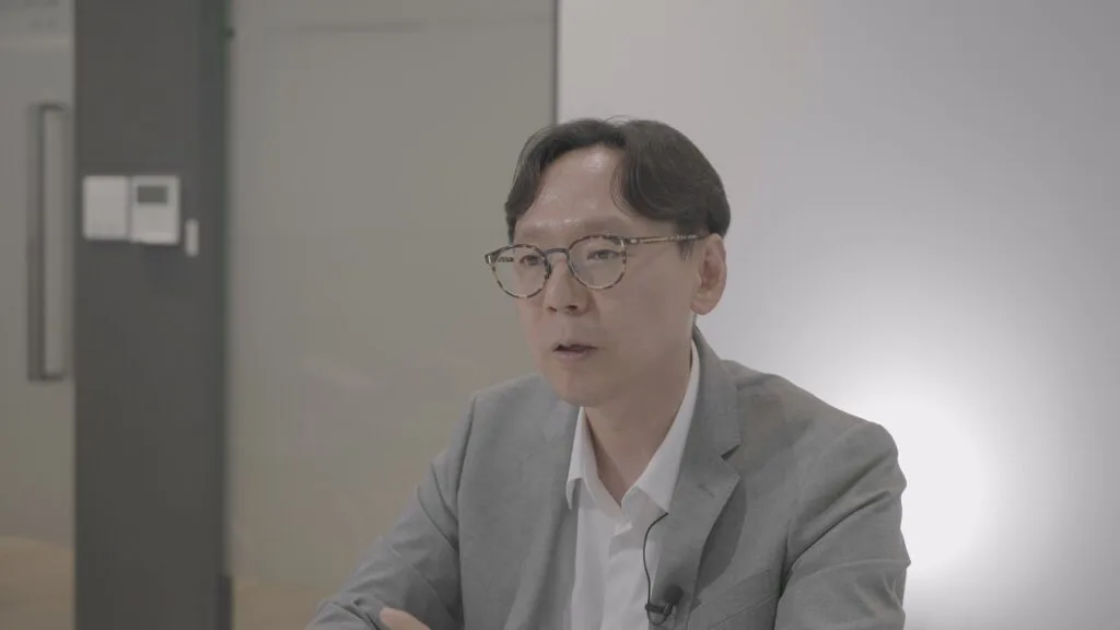 KT